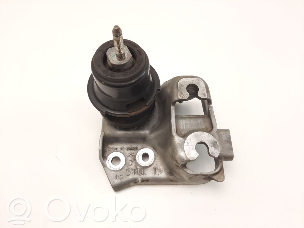 Subaru Legacy Engine mount bracket 