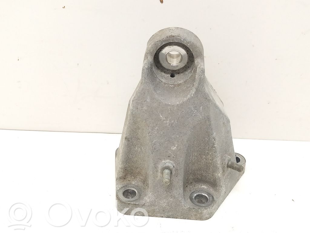 Lexus GS 300 350 430 450H Engine mounting bracket 