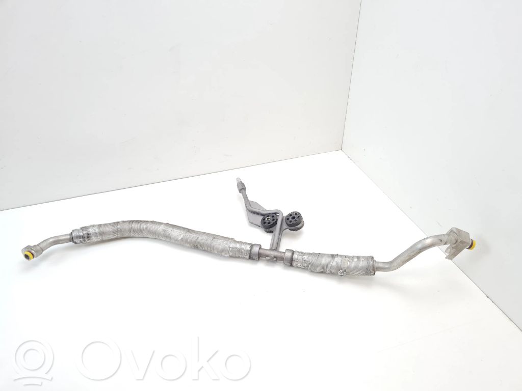 BMW 5 E60 E61 Ilmastointilaitteen putki (A/C) 
