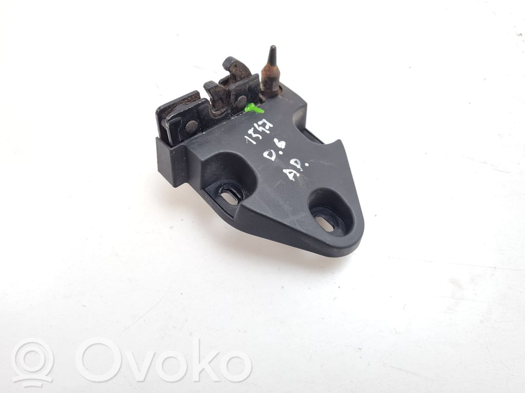 Loading door lock
