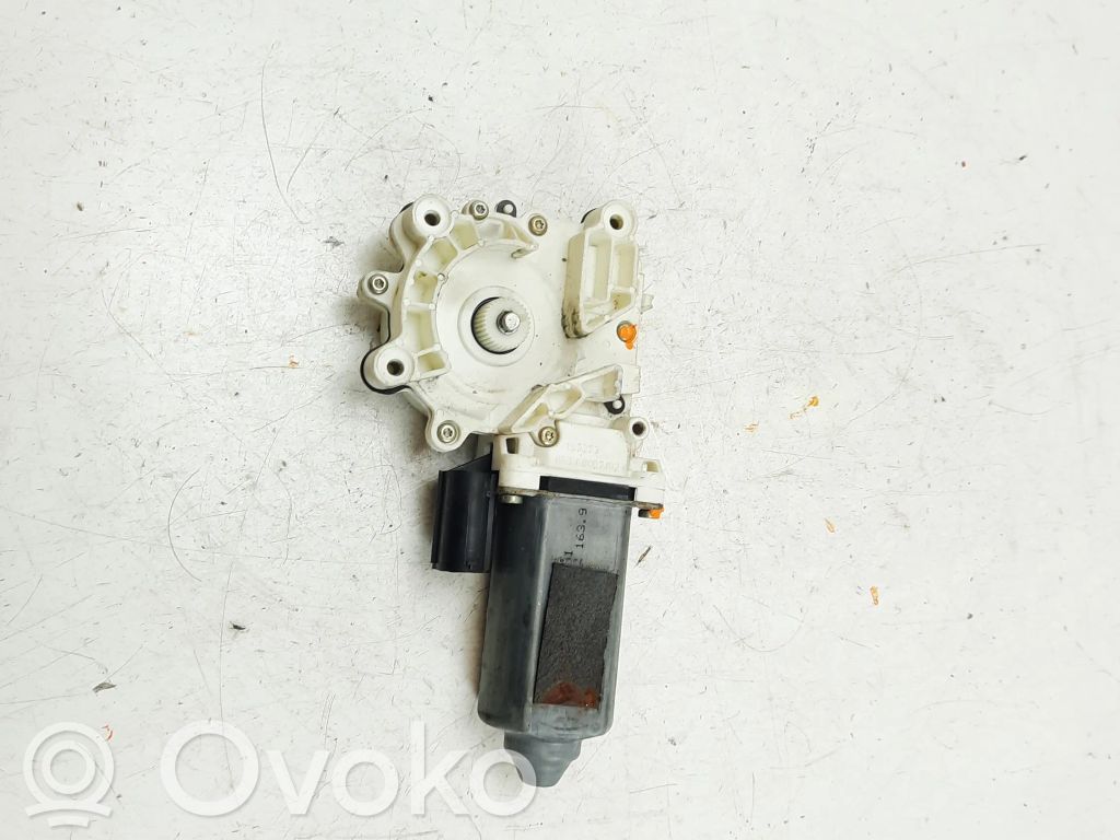 BMW 7 E38 Aizmugurē loga pacēlāja motoriņš 