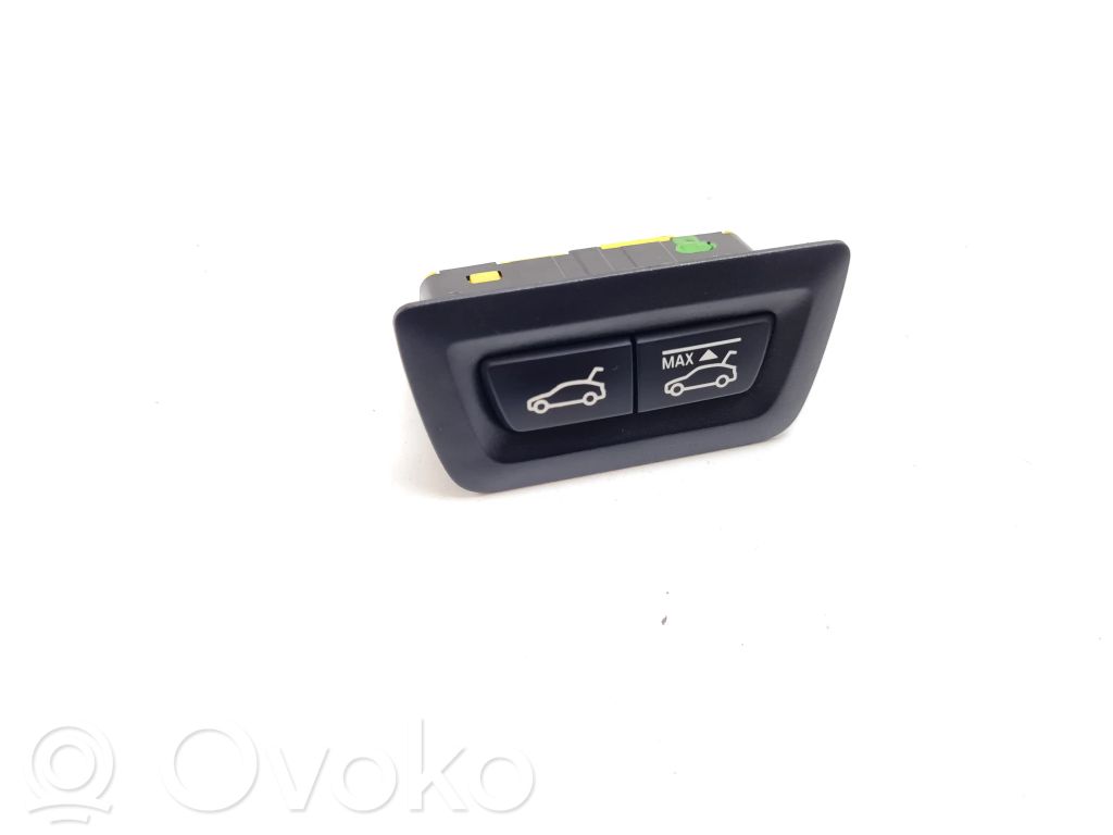 BMW 5 GT F07 Tailgate opening switch 