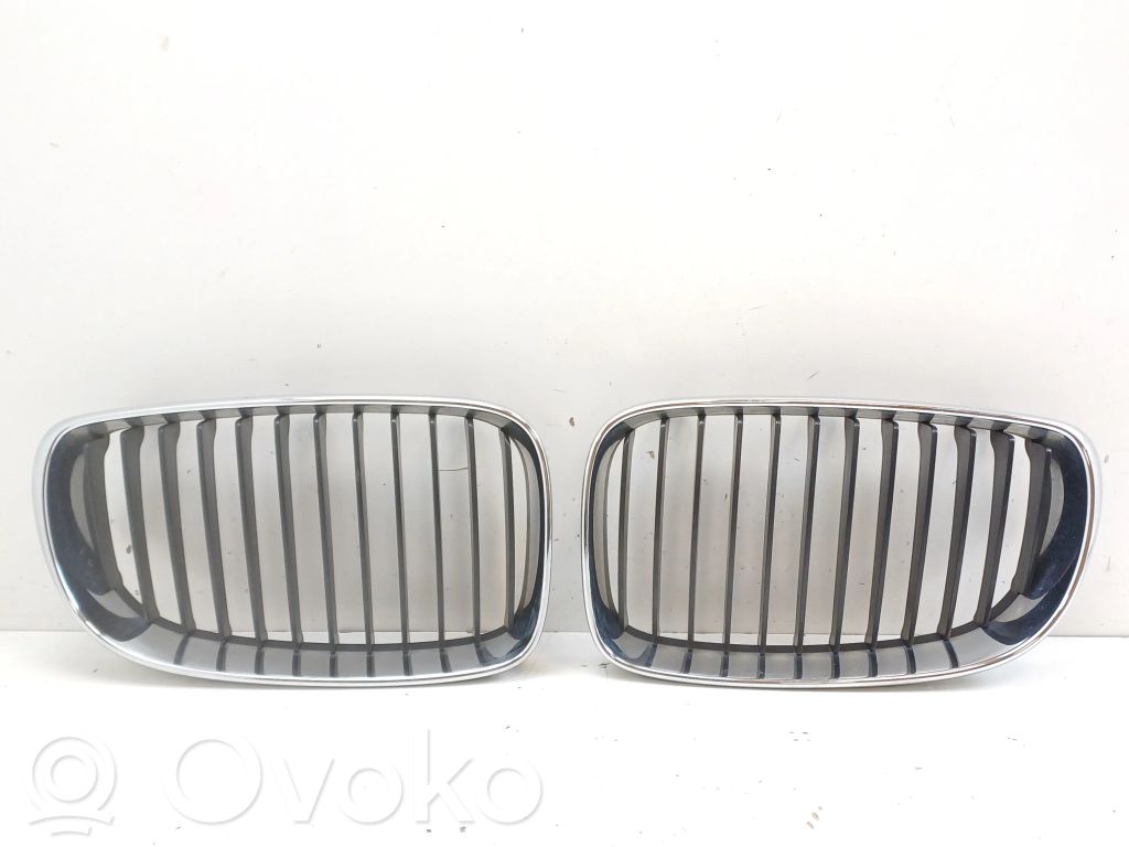 BMW 1 E82 E88 Front bumper upper radiator grill 