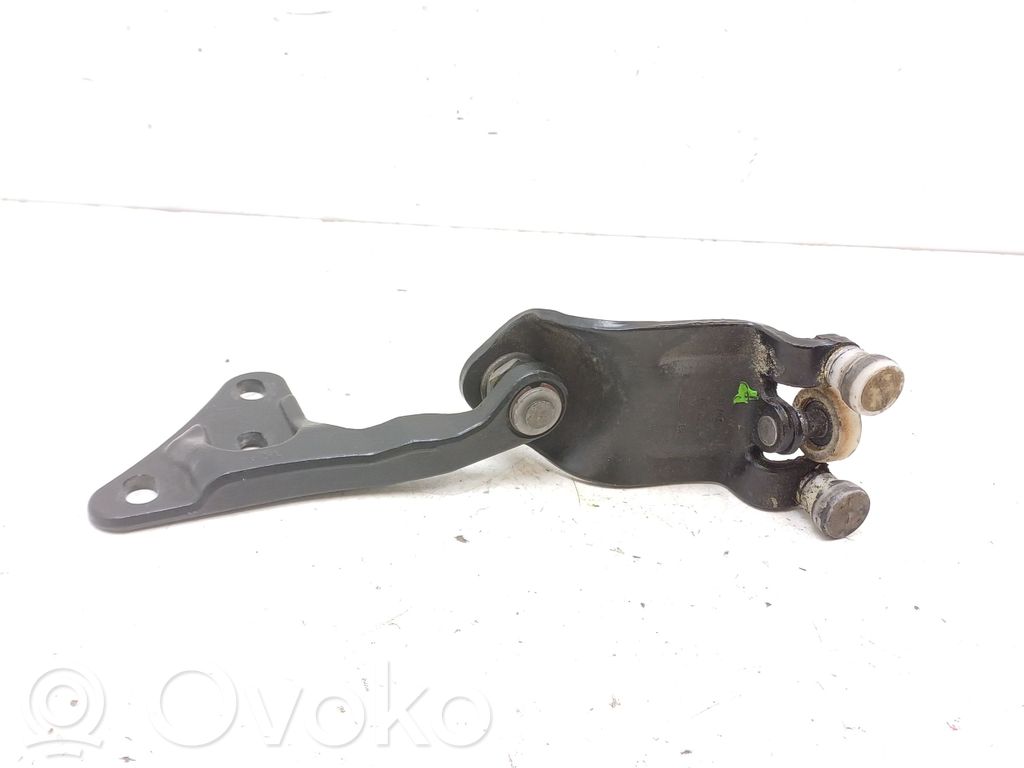 Sliding door upper roller guide/hinge   V25028AD