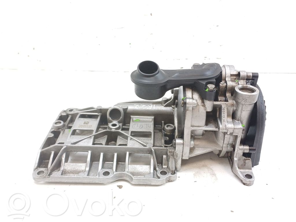 BMW 5 F10 F11 Oil pump 