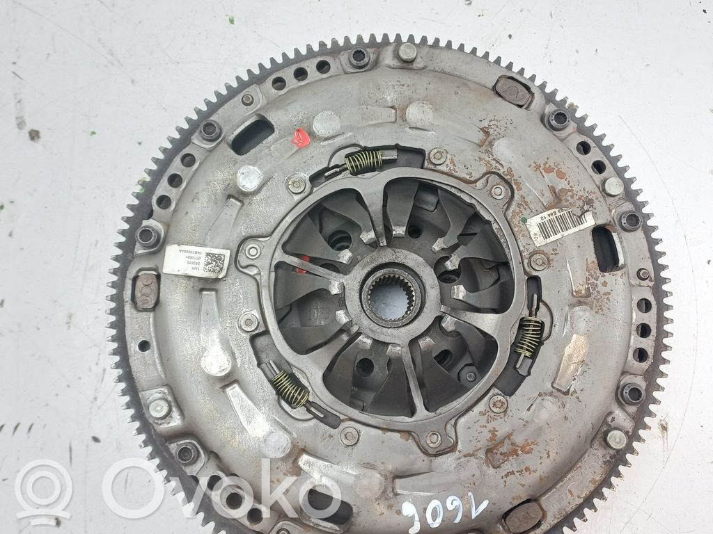 Volkswagen PASSAT B8 Kit d'embrayage 