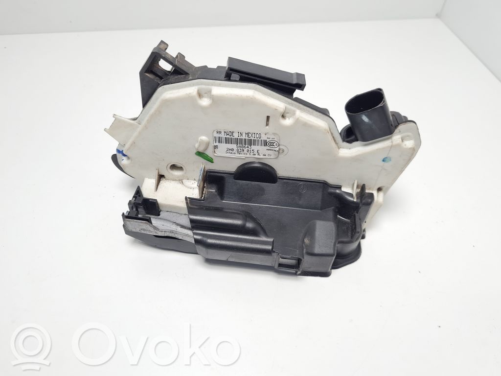 Volkswagen Amarok Zamek drzwi tylnych 