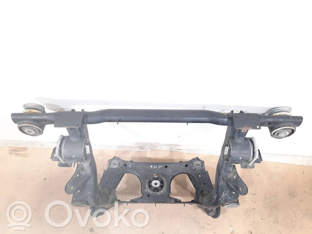 Skoda Enyaq iV Galinis traversas 