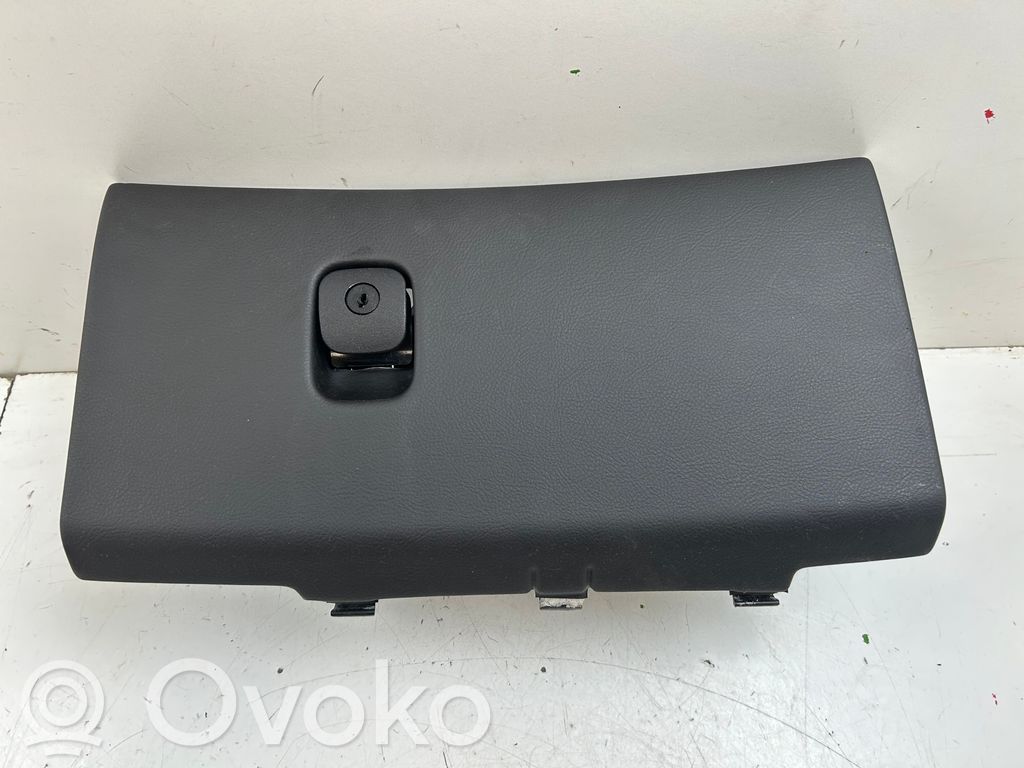 Chevrolet Corvette C6 Glove box 