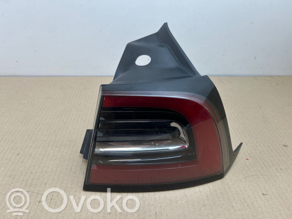 Tesla Model Y Takavalot 