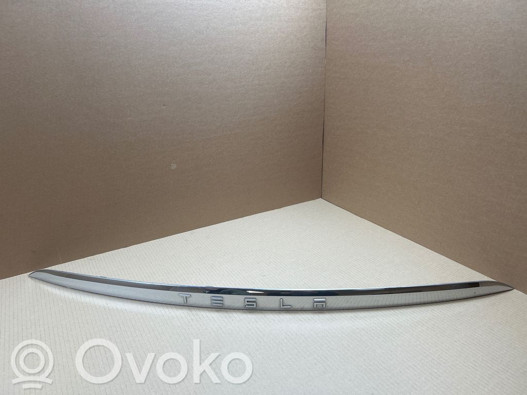 Tesla Model X Tailgate trim 