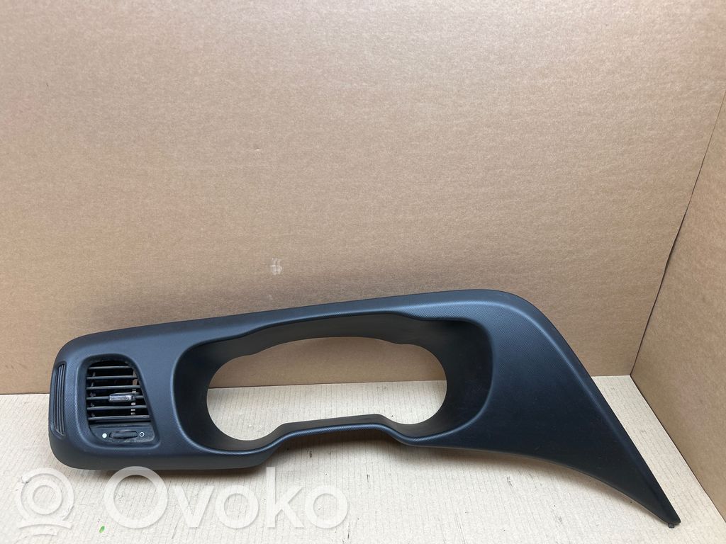 Iveco Daily 6th gen Moldura del panel 