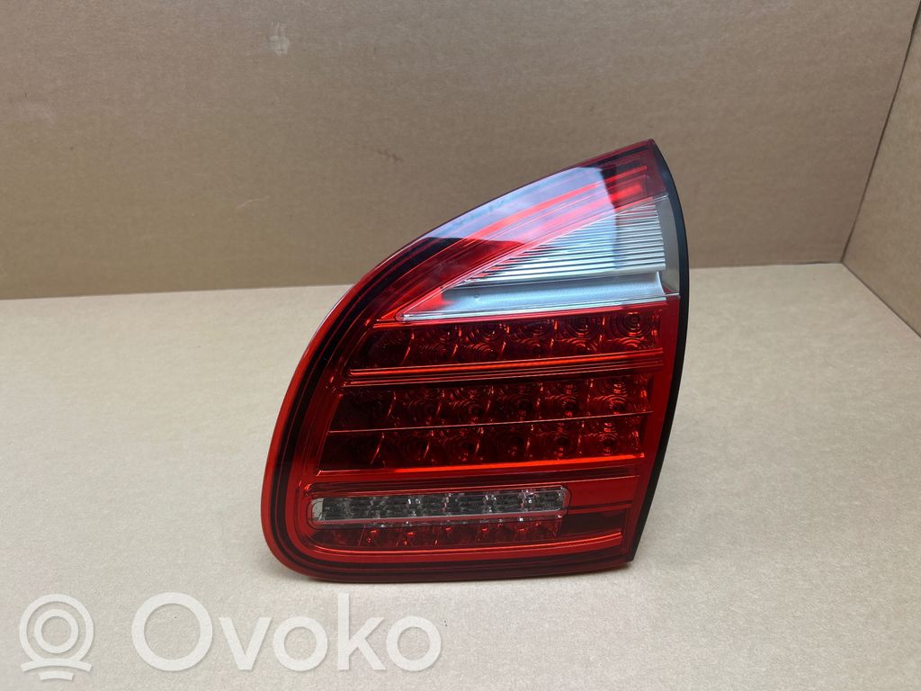 Porsche Cayenne (92A) Takaluukun takavalot 
