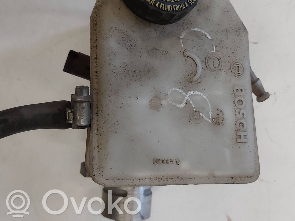 Master brake cylinder