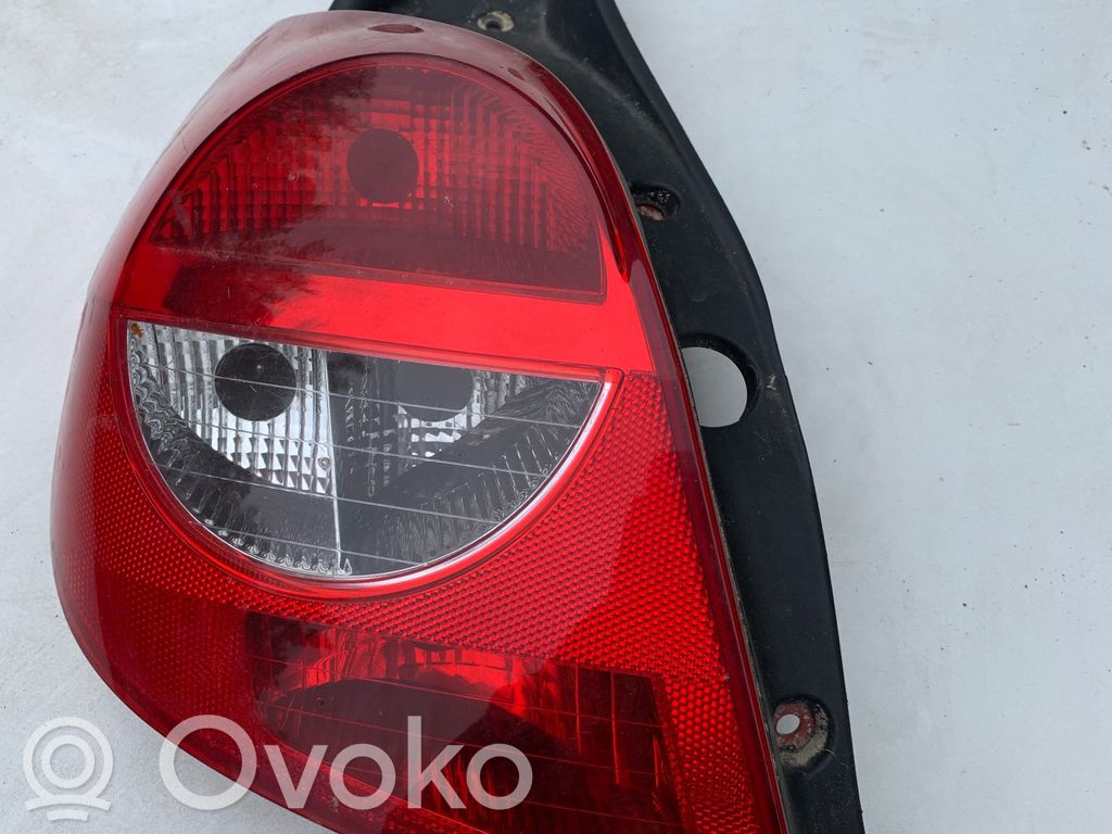 Renault Clio III Luci posteriori 