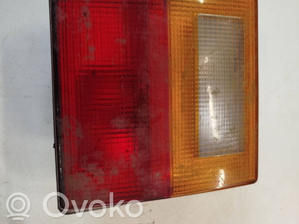 Audi 80 90 S2 B4 Takaluukun takavalot 