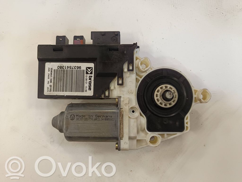 Volkswagen Golf IV Silnik regulatora szyby drzwi przednich 