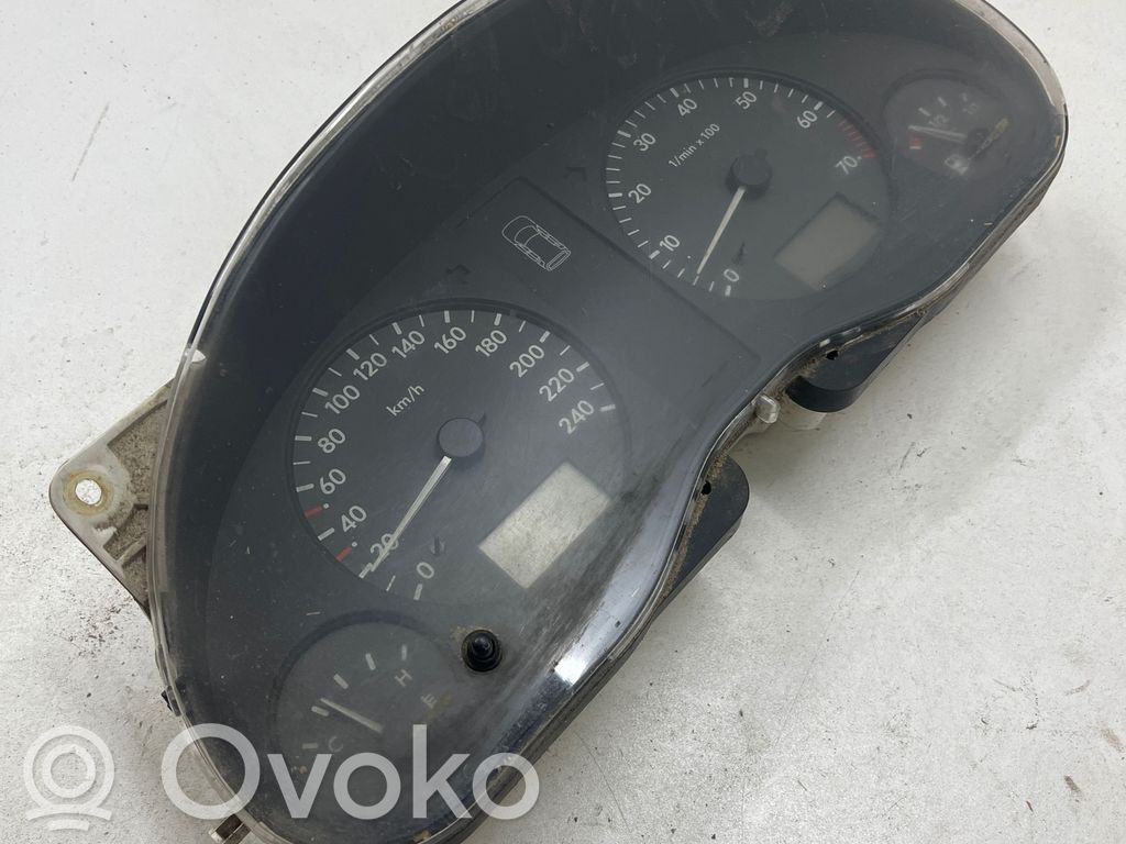 Volkswagen Sharan Speedometer (instrument cluster) 