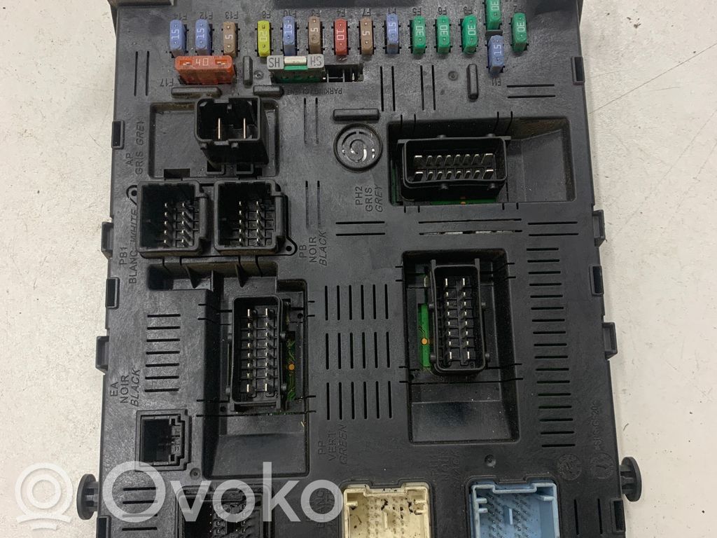 Citroen C4 I Fuse module 