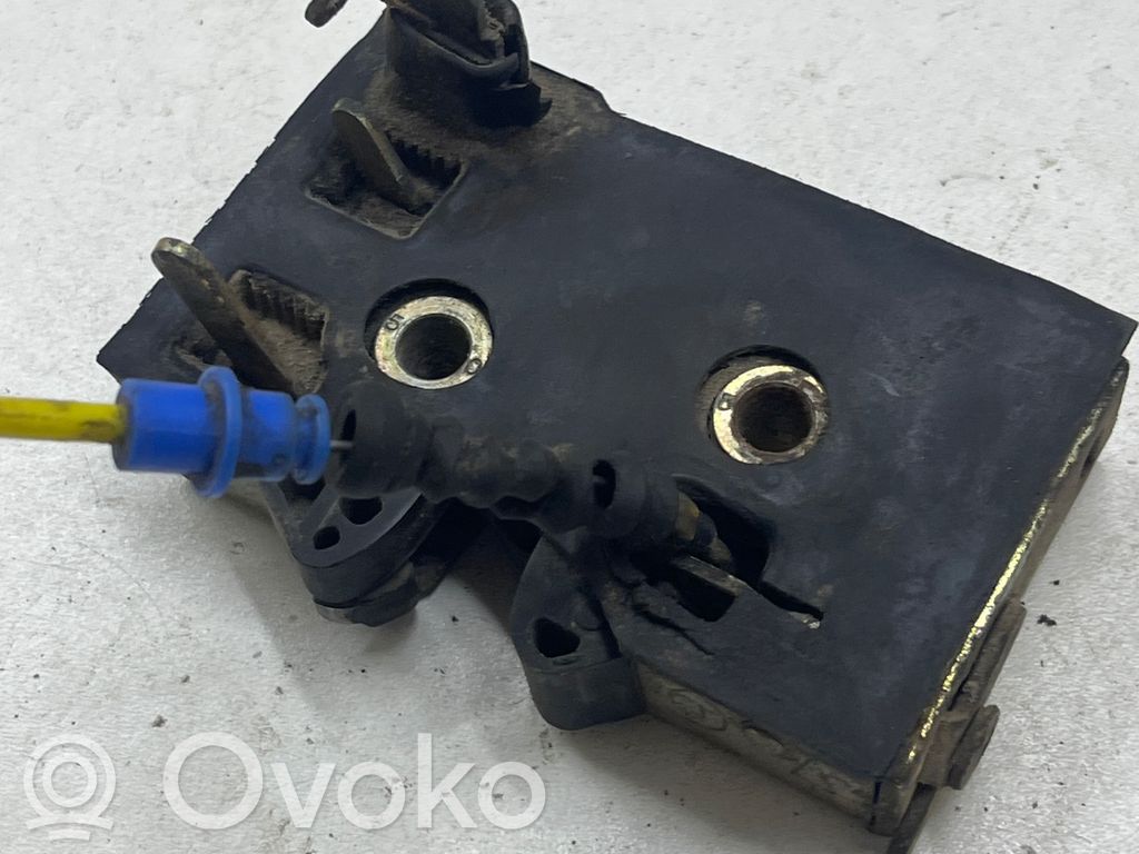 Audi 80 90 S2 B4 Încuietoare ușă spate 