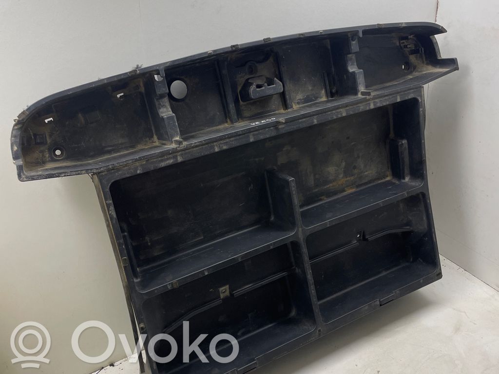 Toyota Corolla Verso AR10 Apdaila galinio borto 