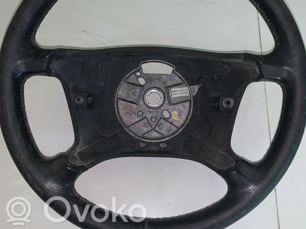 Stūre   6751178,9217010
