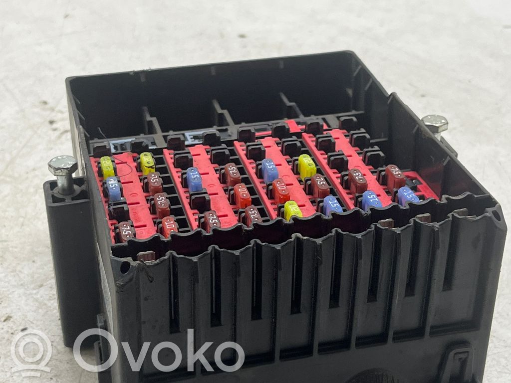 Ford Fiesta Ramka / Moduł bezpieczników 