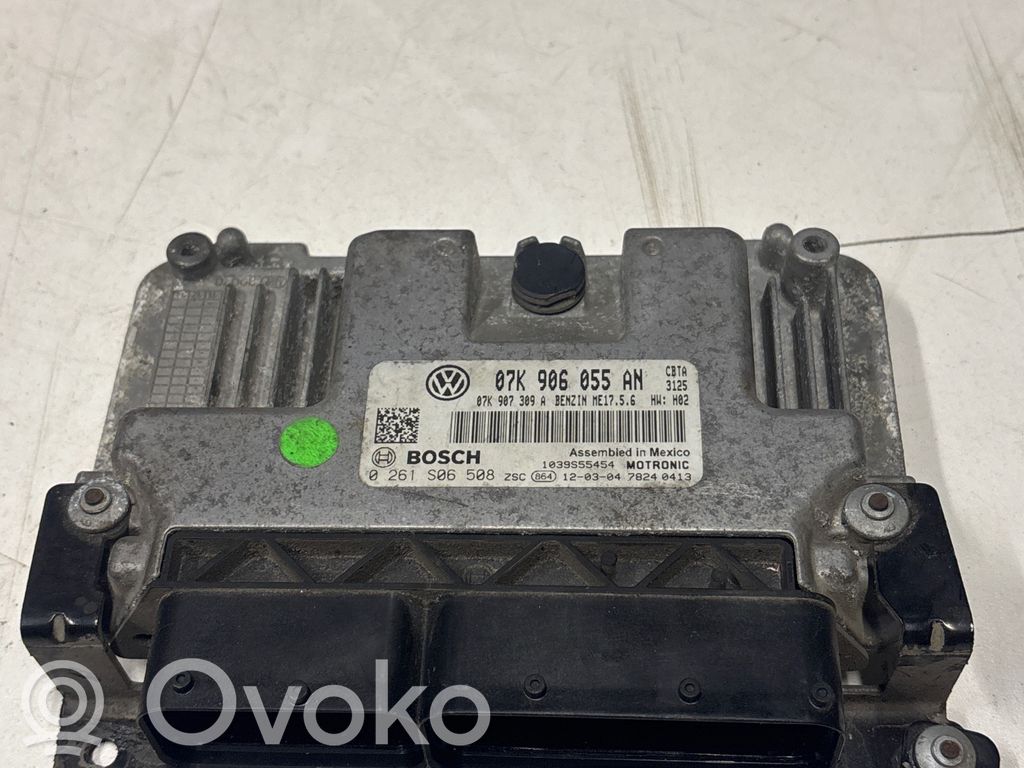 Volkswagen PASSAT B7 Engine control unit/module 
