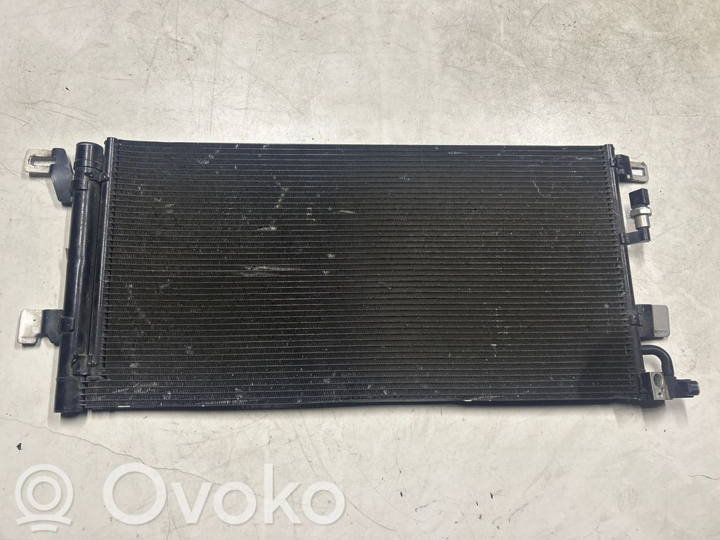 Audi A4 S4 B9 Skraplacz / Chłodnica klimatyzacji 
