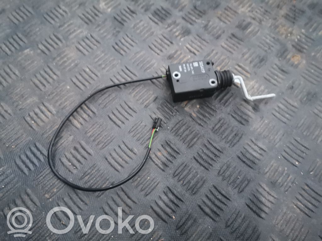 Opel Omega B2 Siłowniki klapki wlewu paliwa 