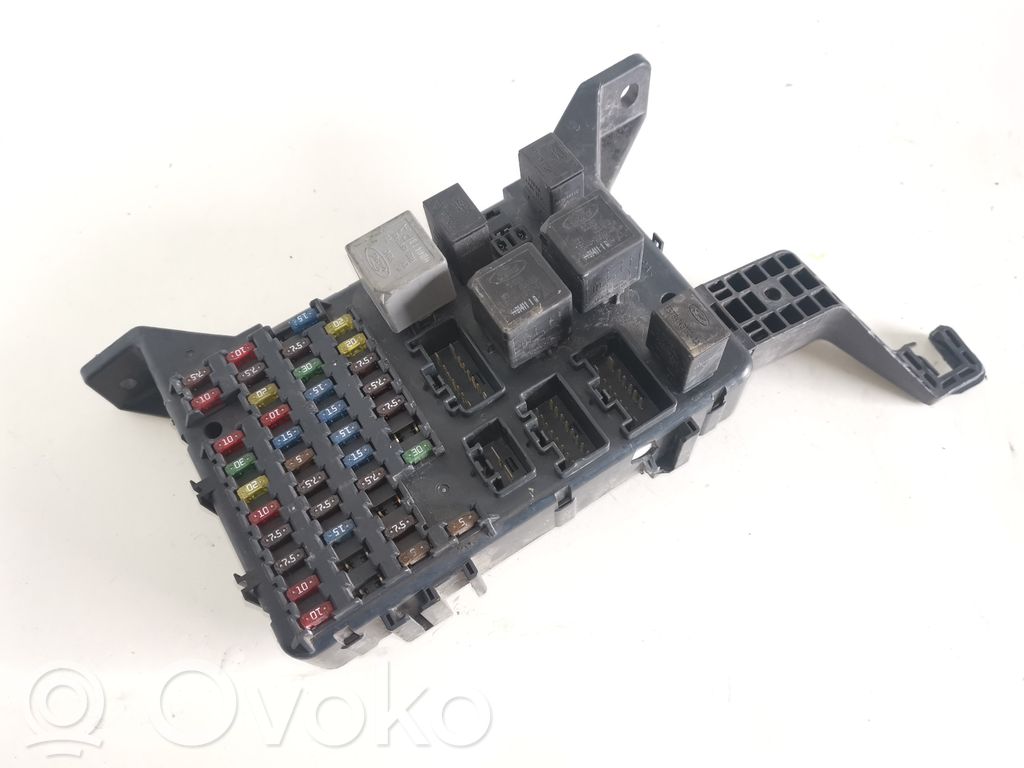 Jaguar X-Type Fuse module 