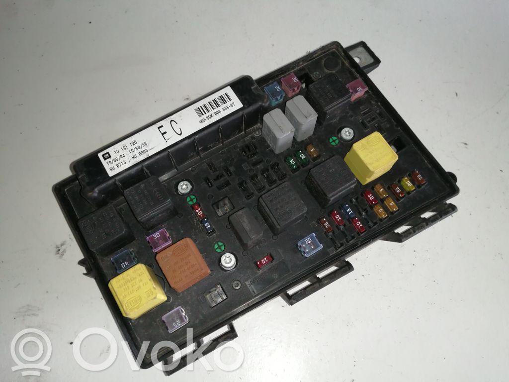Opel Astra H Ramka / Moduł bezpieczników 