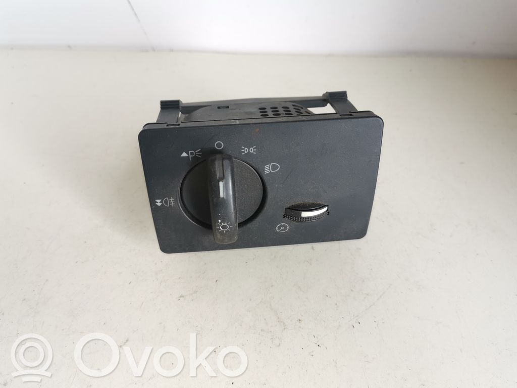 Ford Focus Light switch 