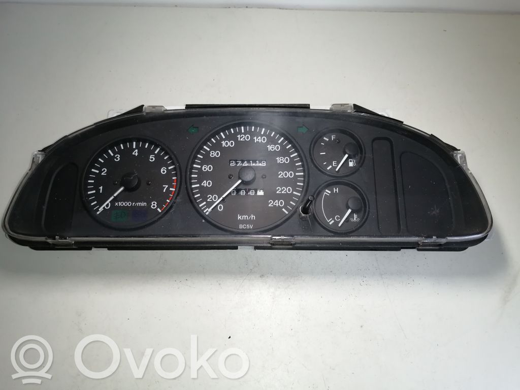 Mazda 323 F Speedometer (instrument cluster) 