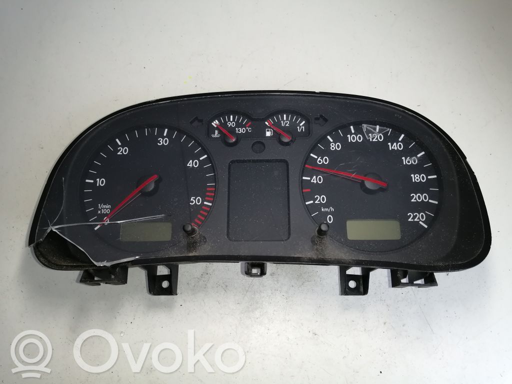 Volkswagen Golf IV Velocímetro (tablero de instrumentos) 