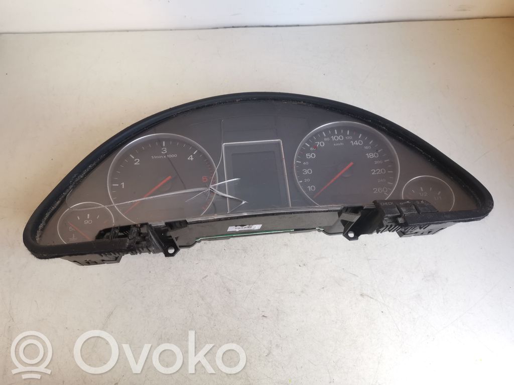 Audi A4 S4 B6 8E 8H Licznik / Prędkościomierz 