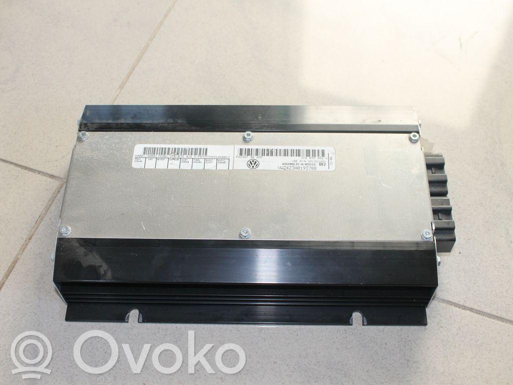 Volkswagen PASSAT B6 Wzmacniacz audio 