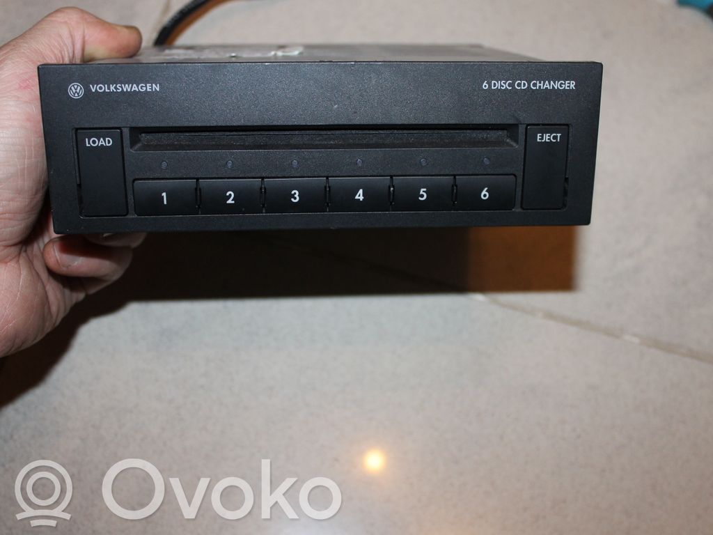 Volkswagen PASSAT B6 CD/DVD keitiklis 