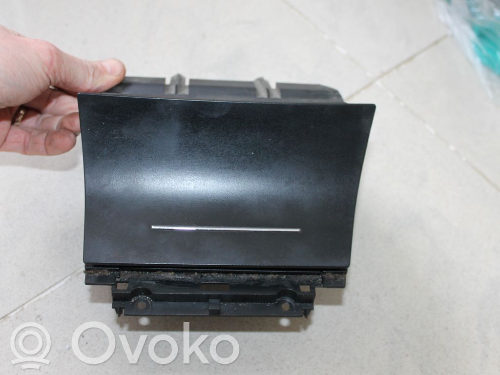 Skoda Octavia Mk2 (1Z) Popielniczka przednia tunelu środkowego 