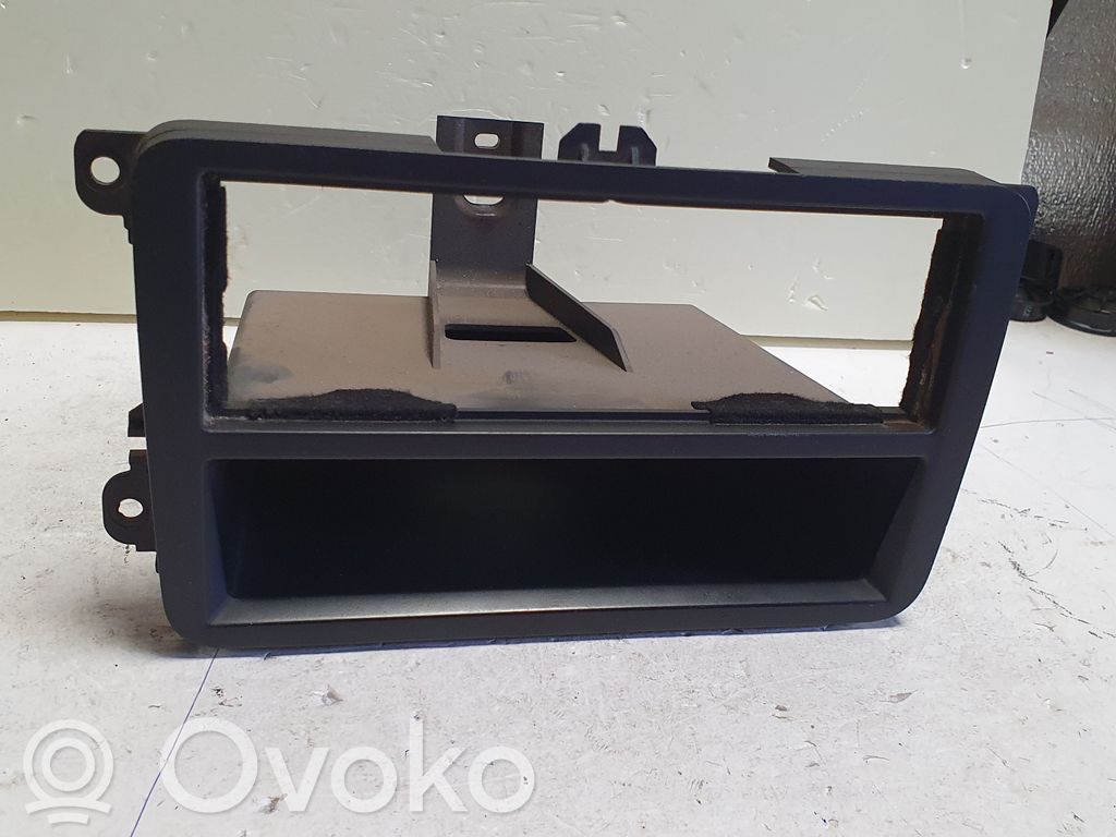 Volkswagen Golf Plus Verkleidung Radio / Navigation 