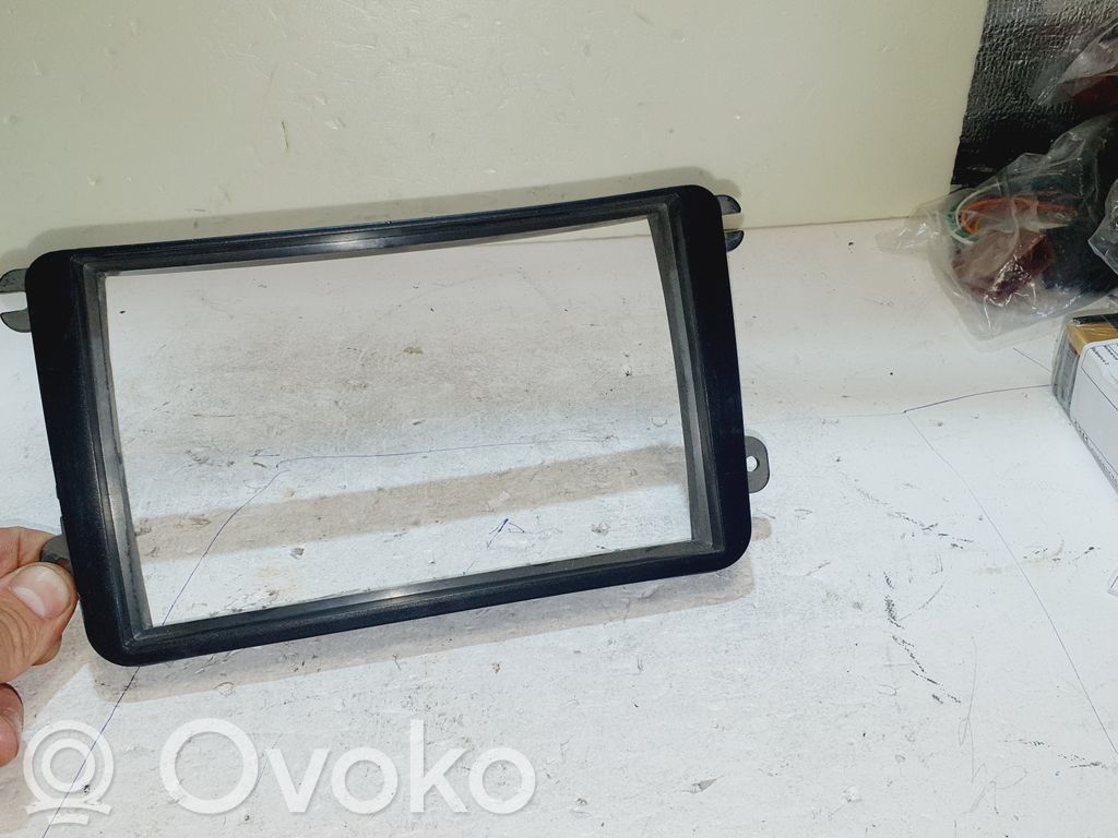 Volkswagen Touran I Konsola środkowa / Radio / GPS 