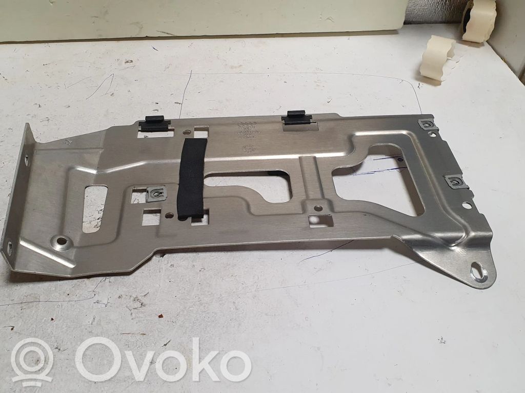 Audi A8 S8 D3 4E Halterung für Verstärker 