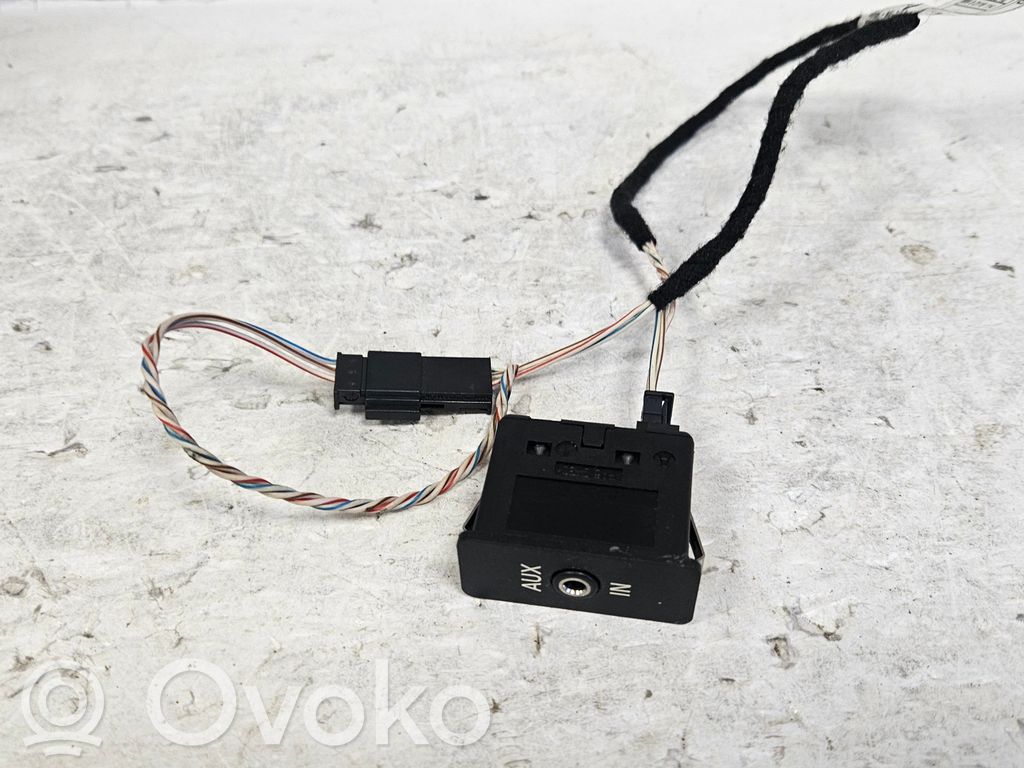 BMW 3 E92 E93 Разъем AUX 