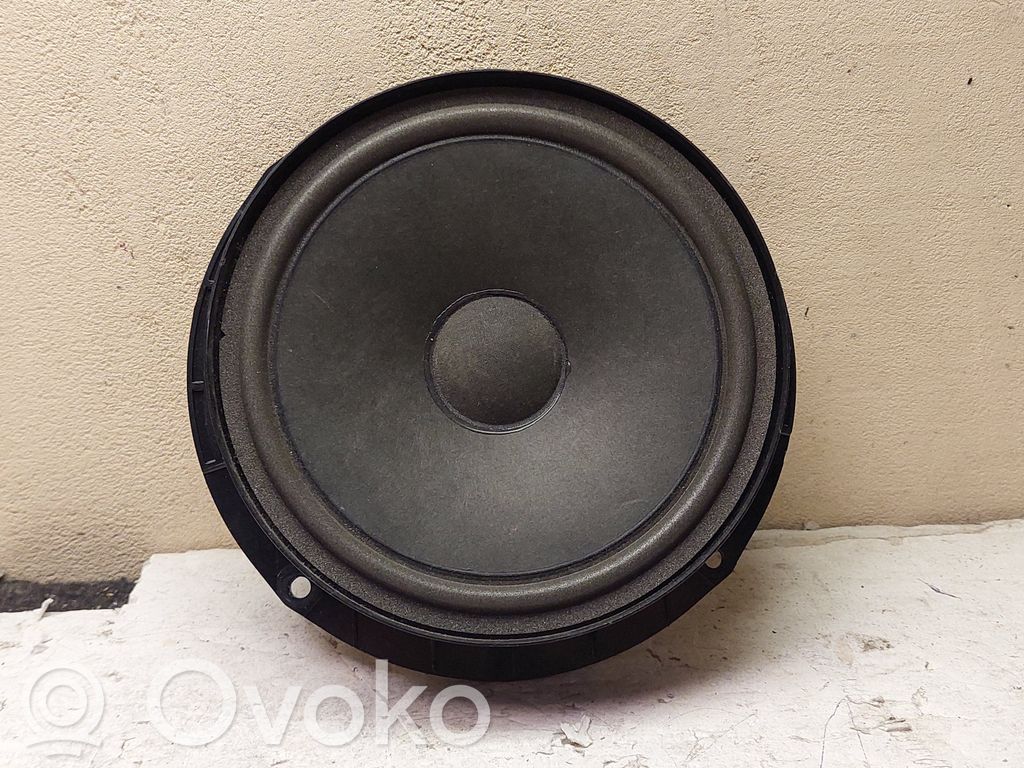 Volkswagen PASSAT B7 Rear door speaker 