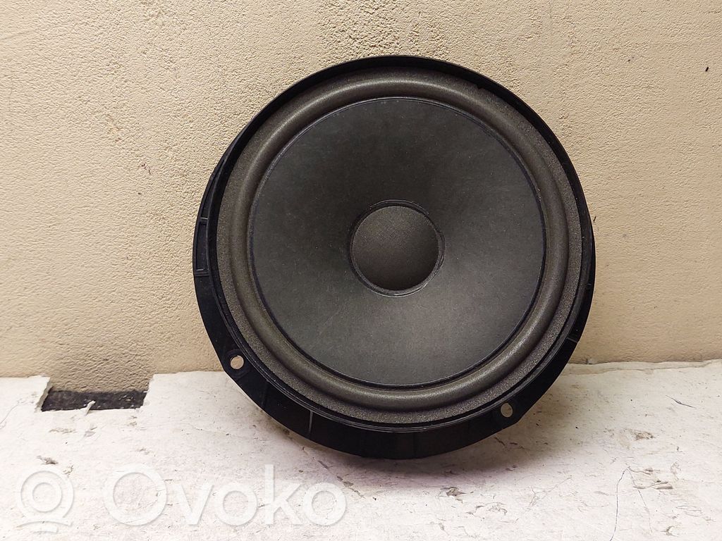 Volkswagen PASSAT B7 Rear door speaker 