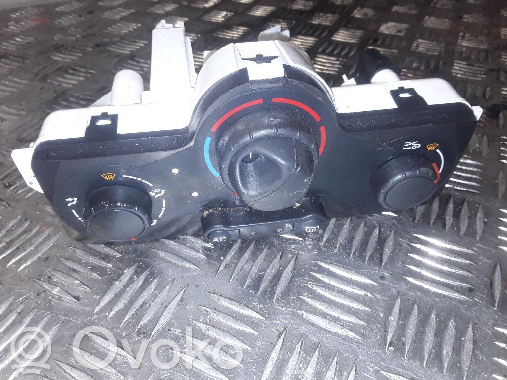 Climate control unit   69597003