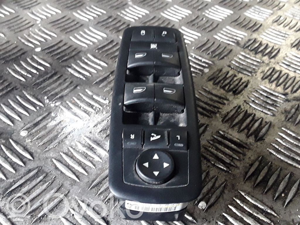 Electric window control switch   04602534AF