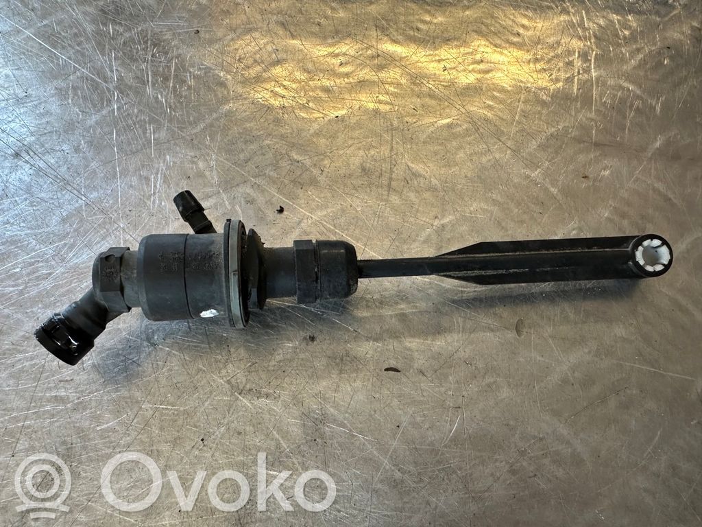 Kytkimen pääsylinteri   8200673232B