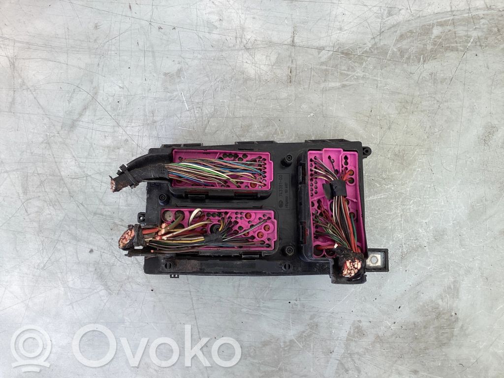 Opel Astra H Módulo de fusible 