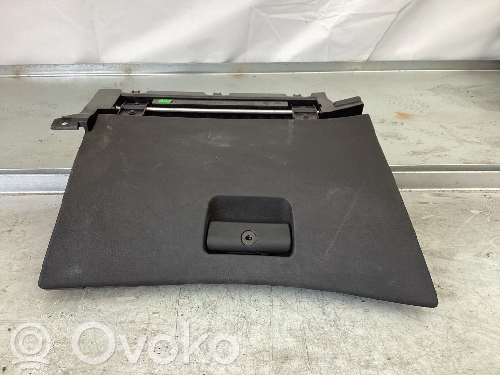 Glove box   5116819411